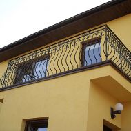 Balustrada kuta na balkonie
