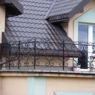Balustrada balkonowa kuta - widziana z daleka